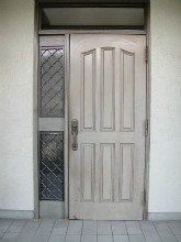 玄関ドアの塗り替え施工前